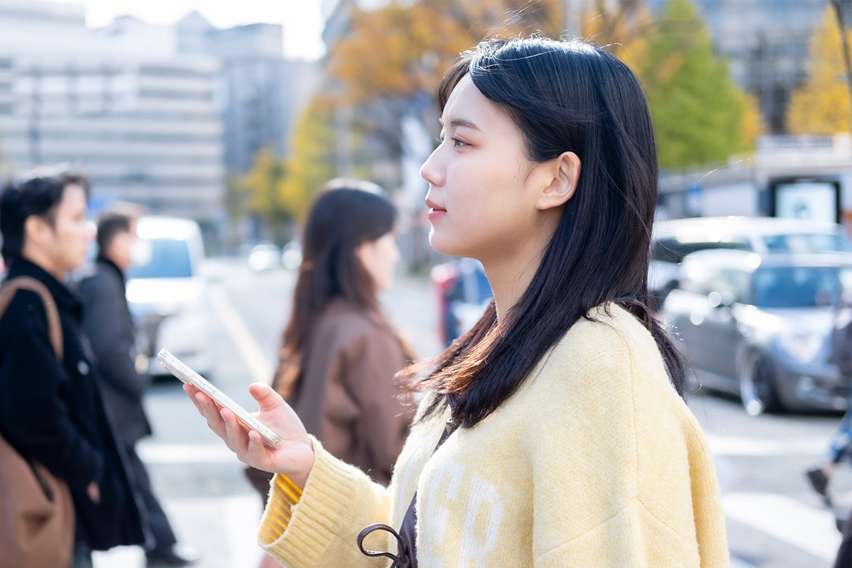 目立つ女性の写真